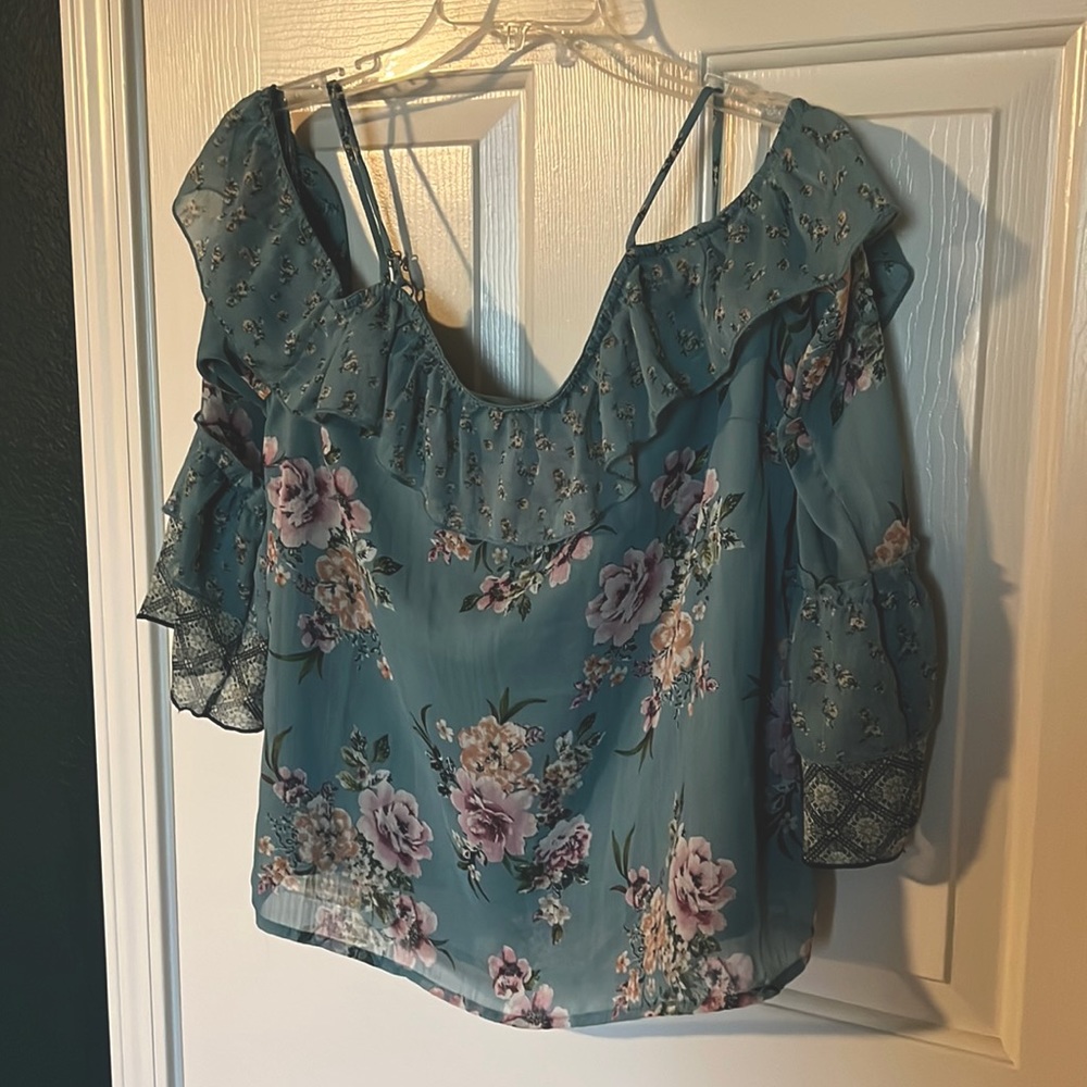 Xhilaration cold shoulder/ off the shoulder floral blouse